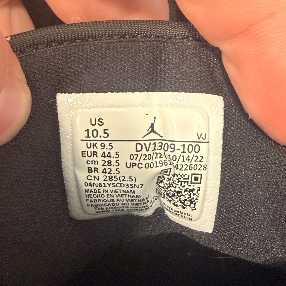 Jordan 1 Low SE Concord - Picture 3 of 3